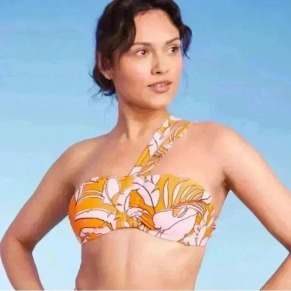 🆕Bralette Bikini Top - Picture 2 of 16